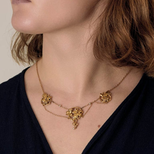 Collier Charmant Collier de passementerie en or jaune et perles blanche de semence 58 Facettes MONTG0131X2