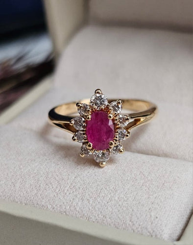 Bague 51.5 Bague marguerite rubis et diamants en or jaune 18 carats 58 Facettes 717