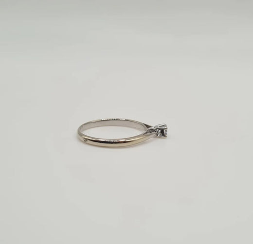 Bague 50 Solitaire or blanc serti d'un diamant 58 Facettes