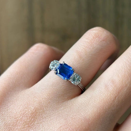 Bague 52 Bague - Or, Diamants & Saphir 58 Facettes 250093R
