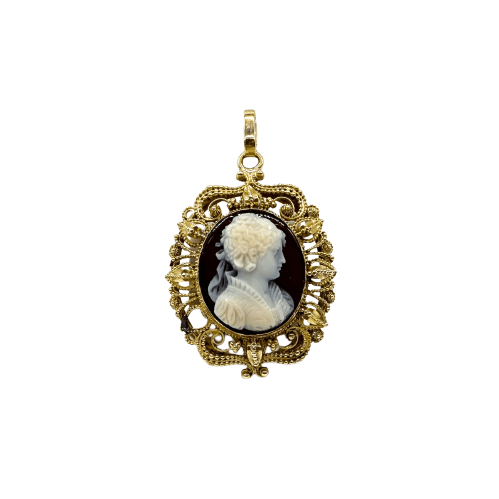Pendentif Pendentif camée en or jaune 750 et agate 58 Facettes Z15B51440