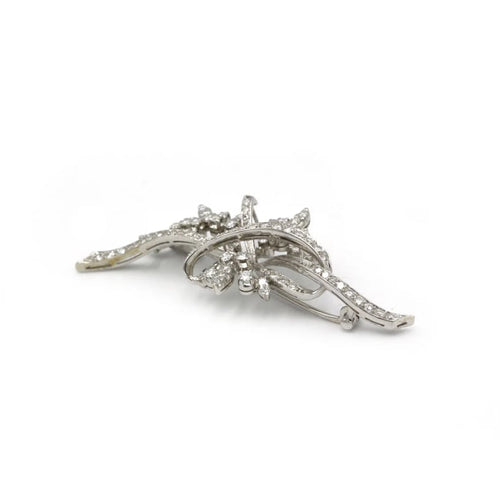Broche Broche florale - Or blanc & Diamants 58 Facettes 250417R