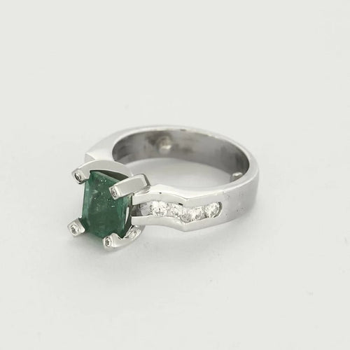 Bague 44 Bague moderniste en or gris 18k avec émeraude et diamants 58 Facettes DADB-19