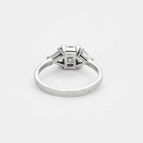 Bague 52 Bague - Solitaire diamant princesse en platine et diamants 58 Facettes LJ16