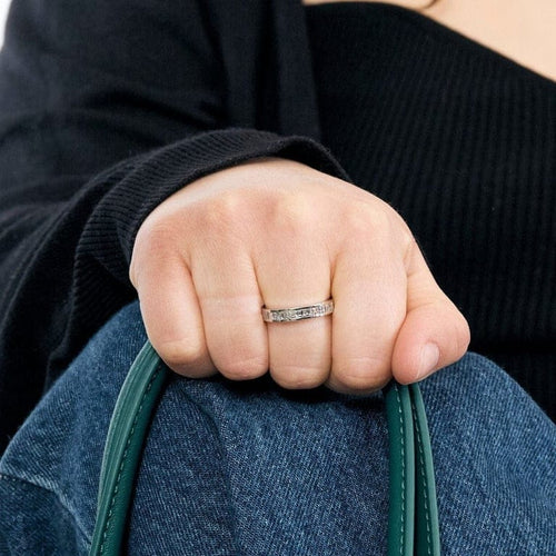 Bague 53 Demi-alliance - Bague sertie rail en or gris et diamants 58 Facettes LJ24