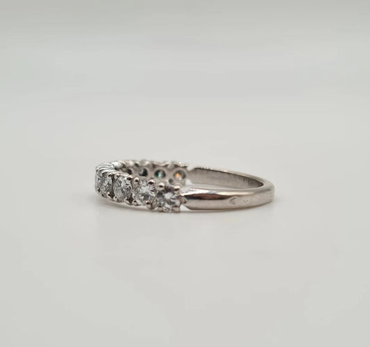 Bague 55.5 Demi-alliance or blanc 18 carats sertie de diamants 58 Facettes
