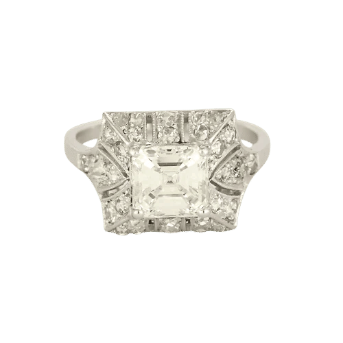Bague 57 Bague - Bague chaton pyramidal princesse en platine et diamants 58 Facettes LJBAV3