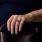 Bague 44 Bague moderniste en or gris 18k avec émeraude et diamants 58 Facettes DADB-19