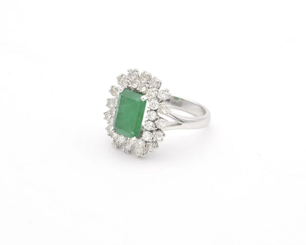 Bague Bague en or blanc 18 ct avec émeraude 2,81 ct et diamants 58 Facettes 13755