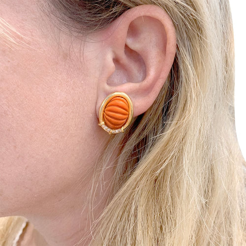 Boucles d'oreilles Boucles d’oreilles clips en or jaune 750, corail et diamants 58 Facettes 33062