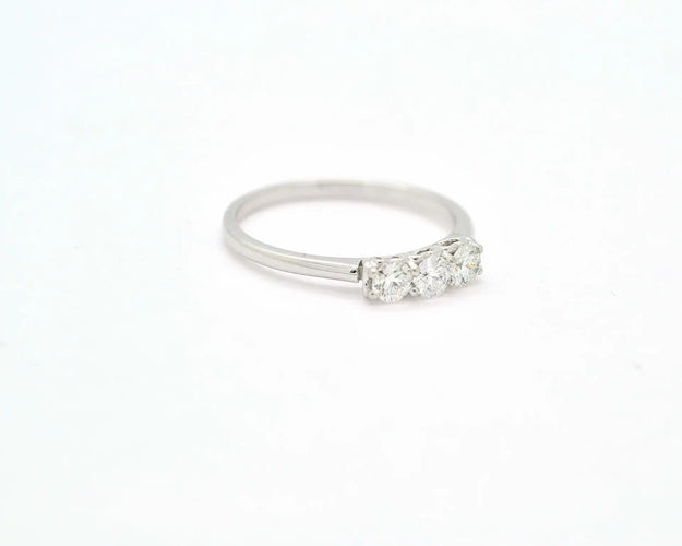 Bague Bague trilogie en or blanc 18 carats et diamants 0,41 ct 58 Facettes 10556