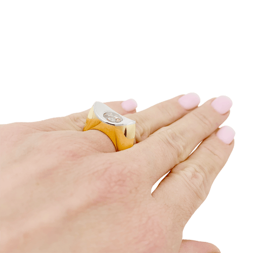 Bague 52 Bague moderniste en or jaune et blanc 750 avec diamant brun 58 Facettes 34347