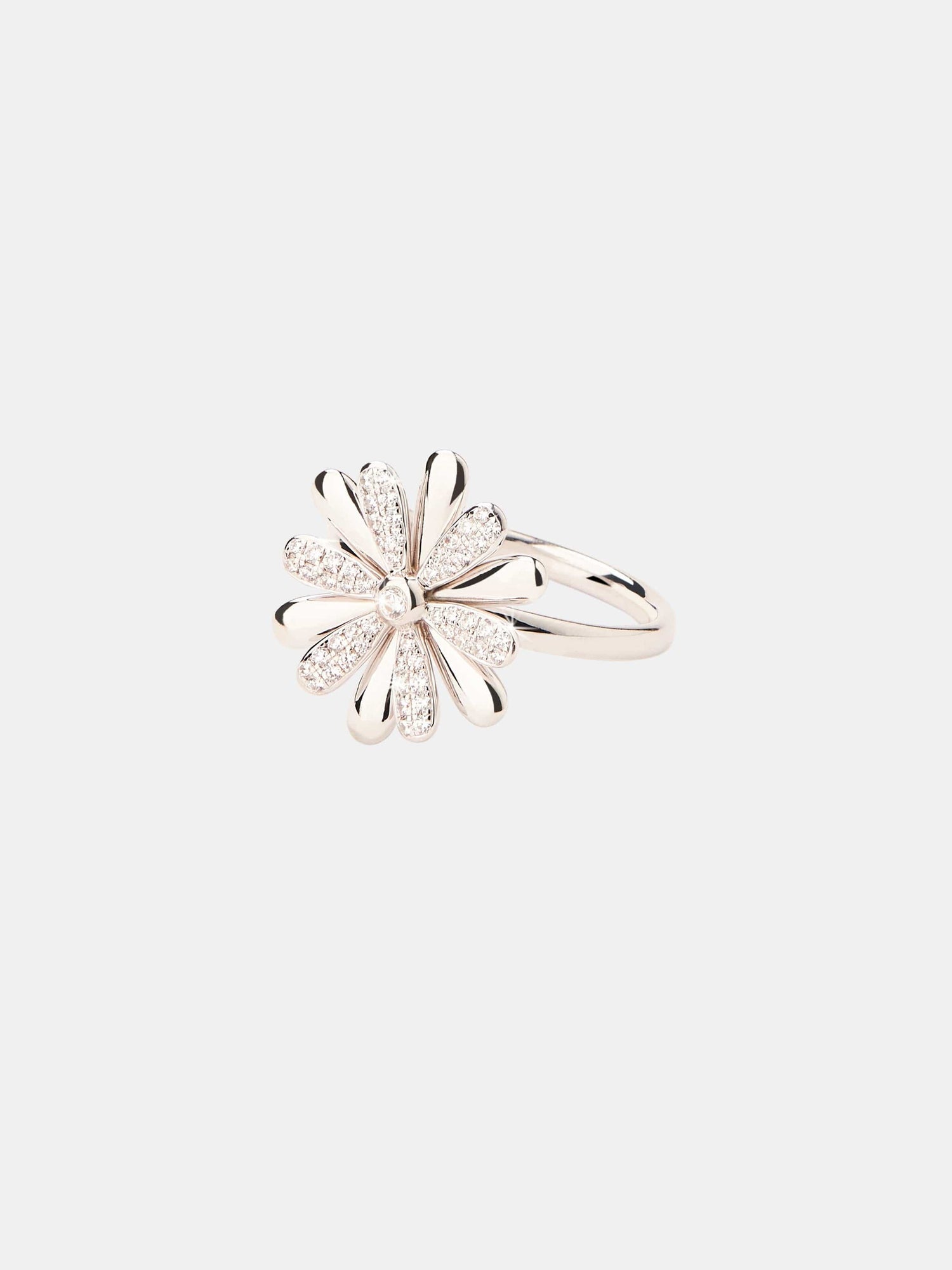 Bague Flower Poiray Or blanc Diamant 0.3ct
