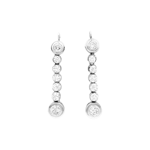 Boucles d'oreilles Boucles d’oreilles pendantes en or blanc 750 et diamants 58 Facettes 34756