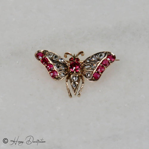 Pendentif Brosche géorgienne papillon en or 585 avec diamants et rubis 58 Facettes 2578