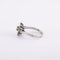 Bague 56 / Blanc/Gris / Or 750 Bague Fleur Or et diamants 58 Facettes 140278R