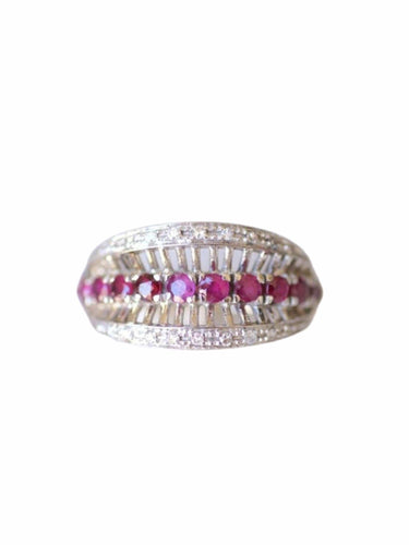 Bague Bague bandeau vintage en or gris, rubis, et diamants 58 Facettes