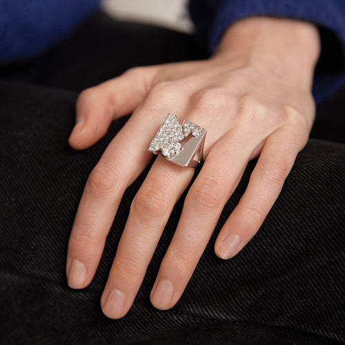 Bague 51 / Blanc/Gris / Or 750‰ Bague Chevalière Diamants 58 Facettes 220581R