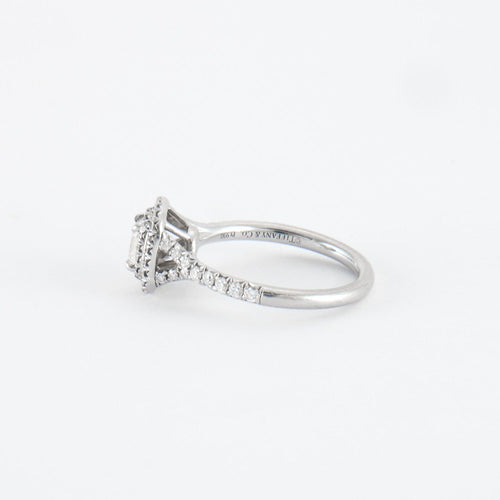 Bague 50 TIFFANY & CO - Bague Soleste Diamant taille coussin 58 Facettes DV0194-1