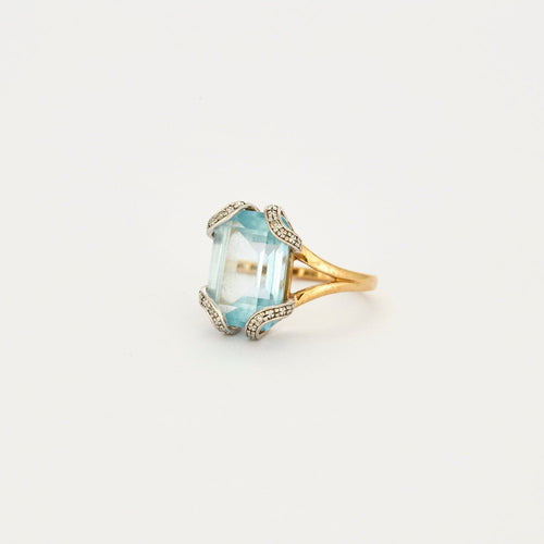 Bague Bague en or jaune aigue - marine et diamants 58 Facettes DV0558-2bis