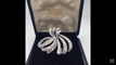Clip Double clip Boucheron, "Noeud" en platine, or blanc et diamants. 58 Facettes 27909