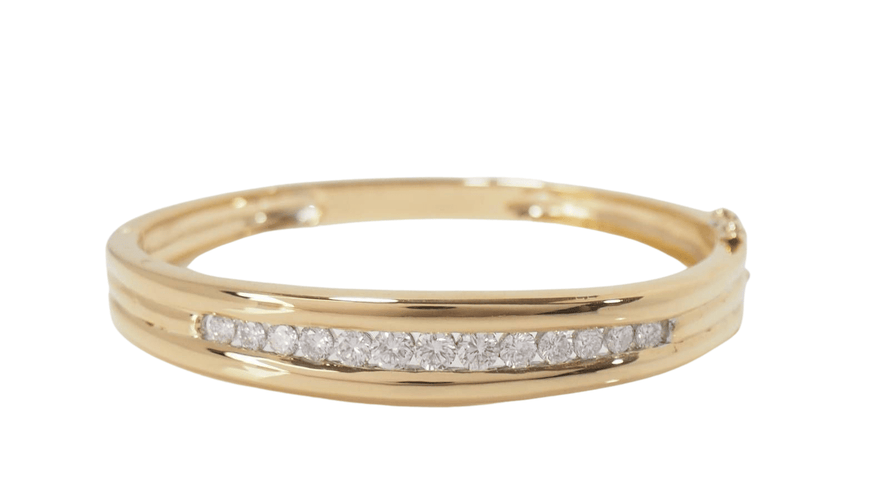 Bracelet Bracelet jonc ouvrant en or jaune et diamants 58 Facettes 32150