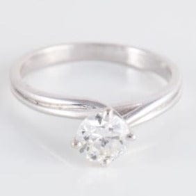 Bague Bague Solitaire 0.60ct 58 Facettes
