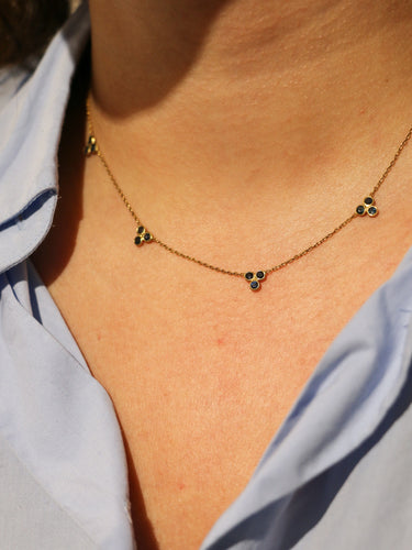 Collier Collier chaîne en or jaune, saphirs bleus 58 Facettes
