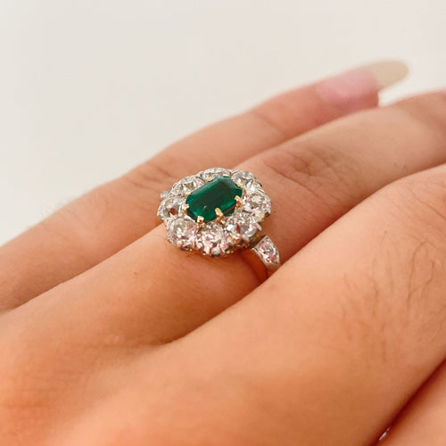 Bague 54 Bague Marguerite Emeraude et diamants 58 Facettes