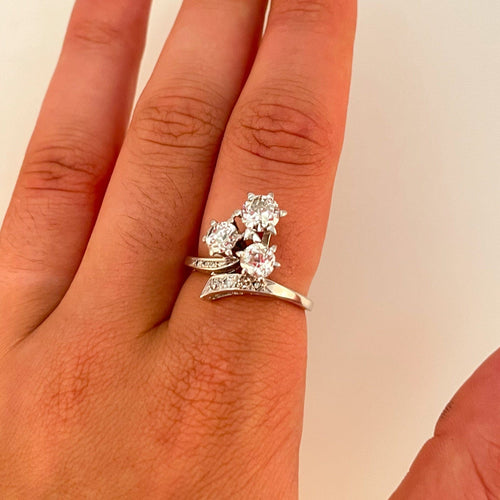 Bague Bague Solitaire 3 diamants 58 Facettes 1