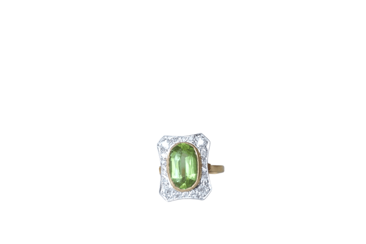Bague Bague Belle Epoque Péridot entourage diamants 58 Facettes