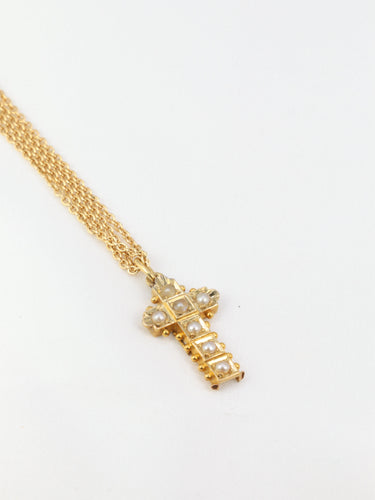 Pendentif Pendentif croix en or et perles fines 58 Facettes 163