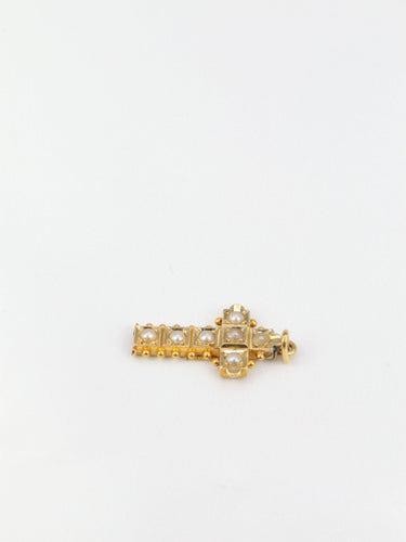 Pendentif Pendentif croix en or et perles fines 58 Facettes 163