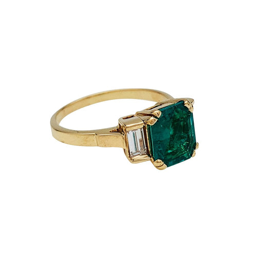 Bague 56.5 Bague en or jaune émeraude et diamants. 58 Facettes 30213