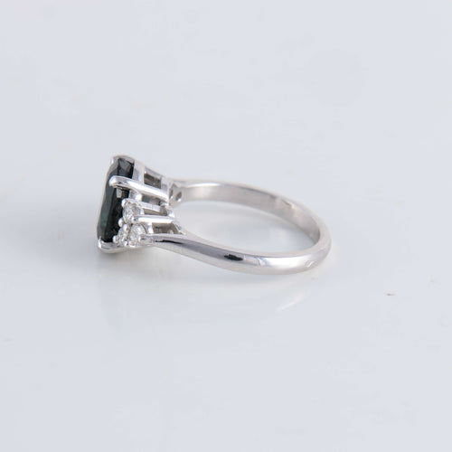 Bague 53 Bague Saphir épaulé de 6 diamants 58 Facettes 1