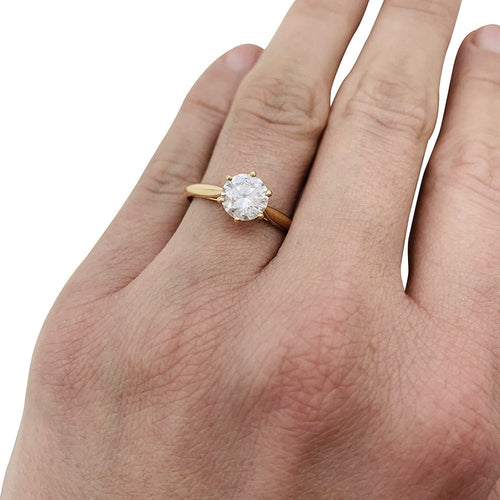 Bague 57 Solitaire en or jaune, diamant 1,12 carat F/VVS1. 58 Facettes 30150