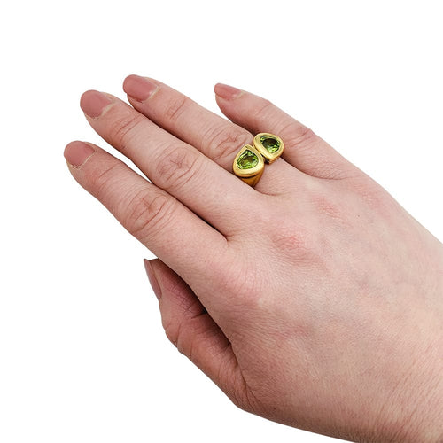 Bague 52 Bague toi et moi en or jaune et péridots. 58 Facettes 30392