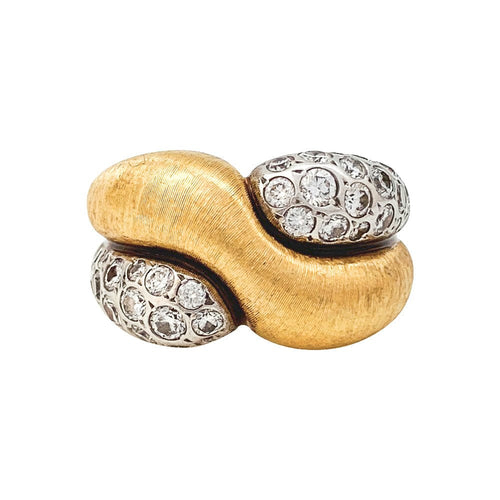 Bague 53 Bague entrelacée en or jaune et diamants. 58 Facettes 29741