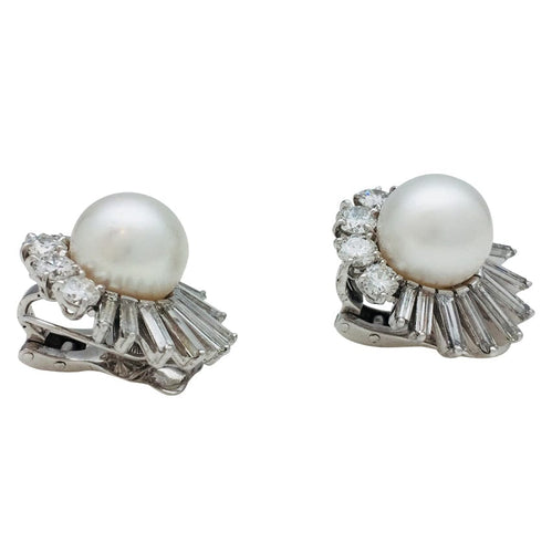 Boucles d'oreilles Boucles d'oreilles signées M.Gérard, platine diamants et perles des Mers du Sud. 58 Facettes 28457