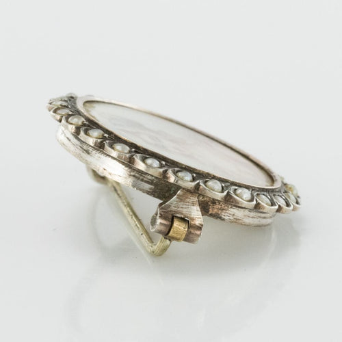 Broche Broche ancienne miniature et perles sur argent 58 Facettes 18-269
