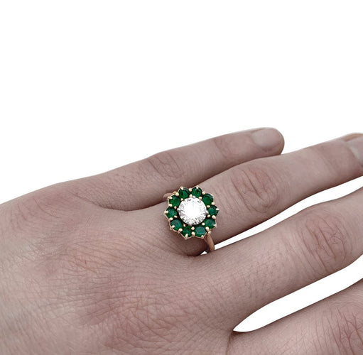 Bague 52.5 Bague marguerite Boucheron, diamant et émeraudes. 58 Facettes 29377