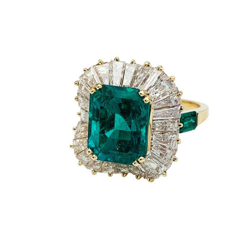 Bague 50 Bague en or jaune jupe émeraude 4,12 carats, diamants. 58 Facettes 30506