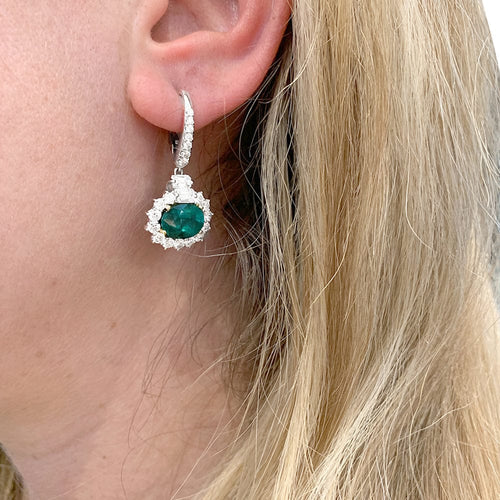 Boucles d'oreilles Boucles d'oreilles en blanc, émeraudes et diamants 58 Facettes 30397