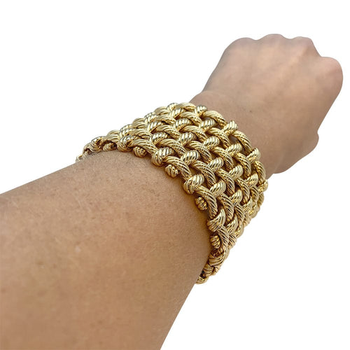 Bracelet Bracelet Manchette Hermès en or jaune. 58 Facettes 30059