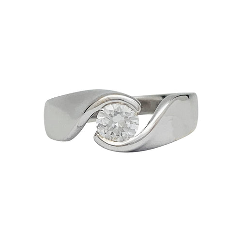 Bague 52 Solitaire or blanc serti d'un diamant pesant 0.40 carat. 58 Facettes 30381