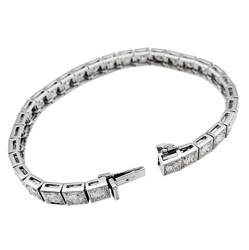 Bracelet Bracelet ligne en platine et diamants. 58 Facettes 30261