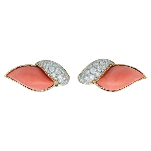 Boucles d'oreilles Boucles d'oreilles M.Gérard en or jaune, platine, corail et diamants. 58 Facettes 28331