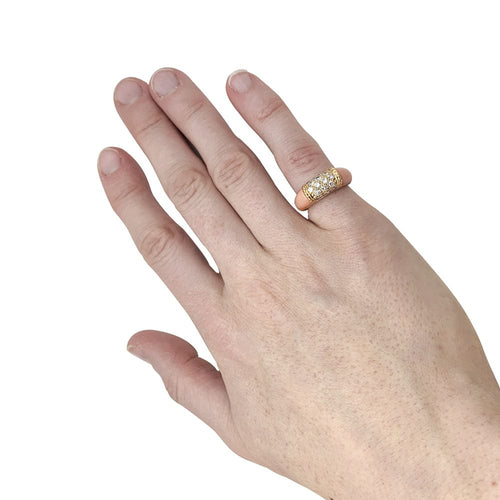 Bague 44 Bague Van Cleef et Arpels "Philippine" en or jaune, corail rose et diamants. 58 Facettes 29806-1