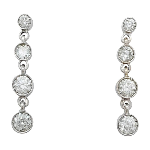 Boucles d'oreilles Boucles d'oreilles pendantes en or blanc et diamants. 58 Facettes 30141