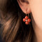 Boucles d'oreilles Boucles d'oreilles dormeuses trèfles de corail et perles fines 58 Facettes 19-381